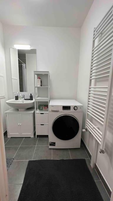 Appartement Cozy - Quartier Residentiel Melun Buitenkant foto