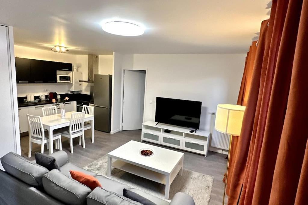 Appartement Cozy - Quartier Residentiel Melun Buitenkant foto