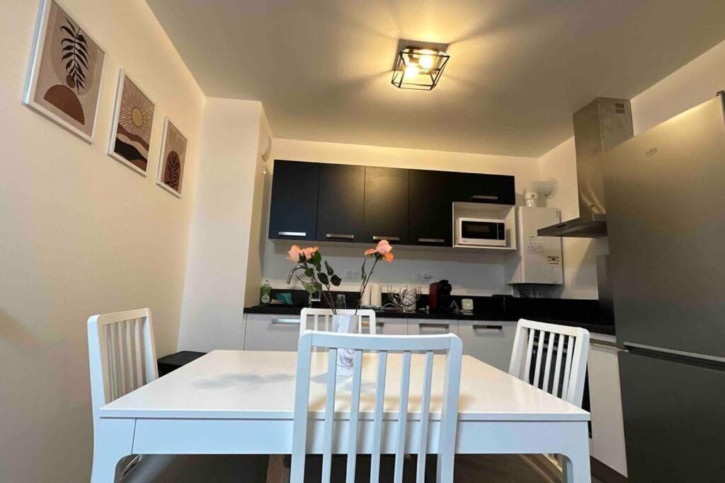 Appartement Cozy - Quartier Residentiel Melun Buitenkant foto
