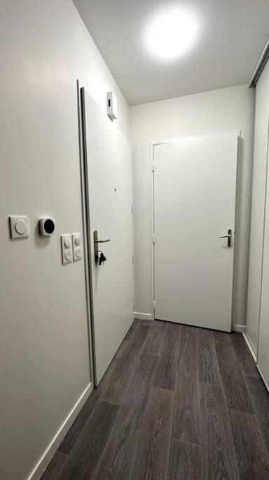 Appartement Cozy - Quartier Residentiel Melun Buitenkant foto