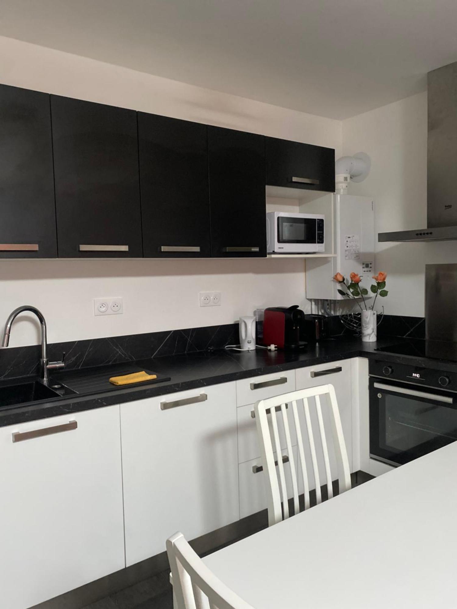 Appartement Cozy - Quartier Residentiel Melun Buitenkant foto